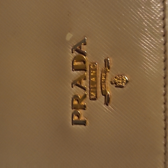 PRADA saffiano leather long wallet in nude and gold/white interior - Picture 3 of 11